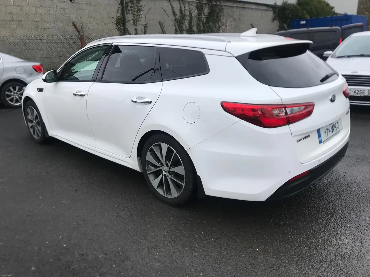 2017 Kia Optima Sportwagon - Image 4