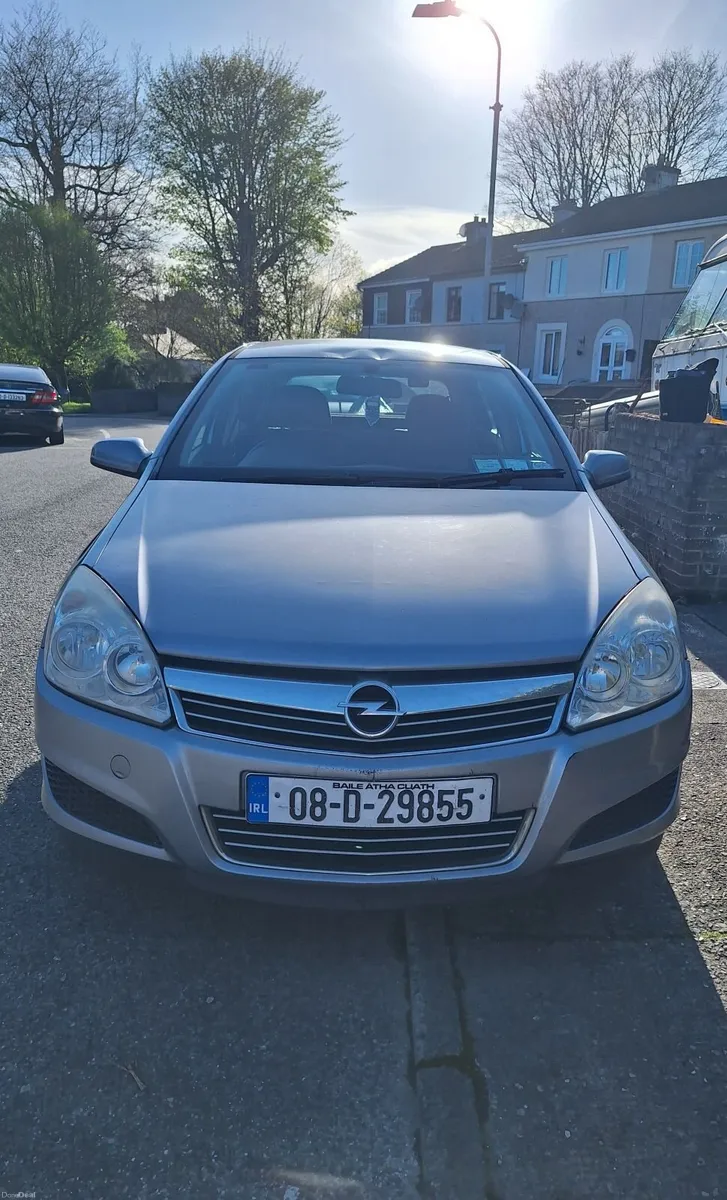 Opel Astra 2008 - Image 1