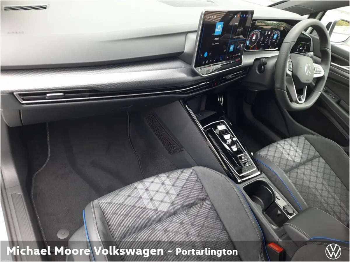 Volkswagen Golf R-LINE 2.0TDI 150HP DSG - Image 4
