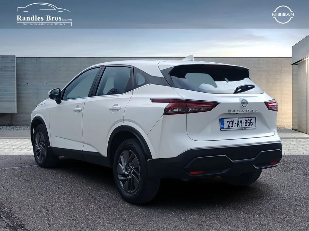 Nissan Qashqai 1.3 PET MILD HYBRID SV - Image 4