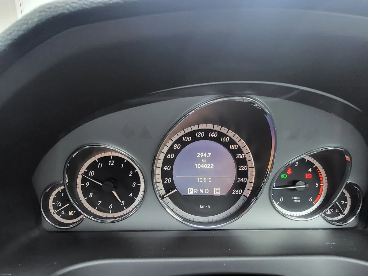 Mercedes-Benz E-Class 2011 - Image 3