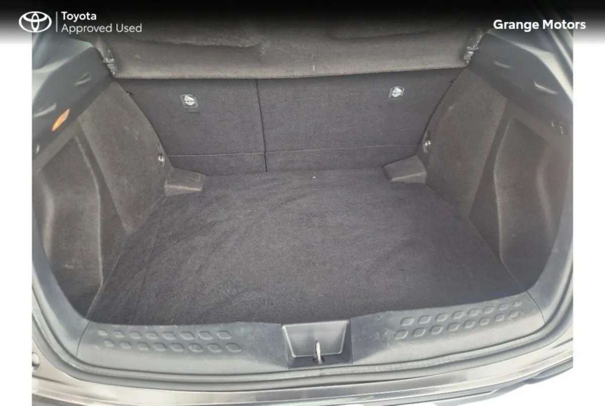 Toyota C-HR 1.8 HYBRID LUNA 5DR - Image 6