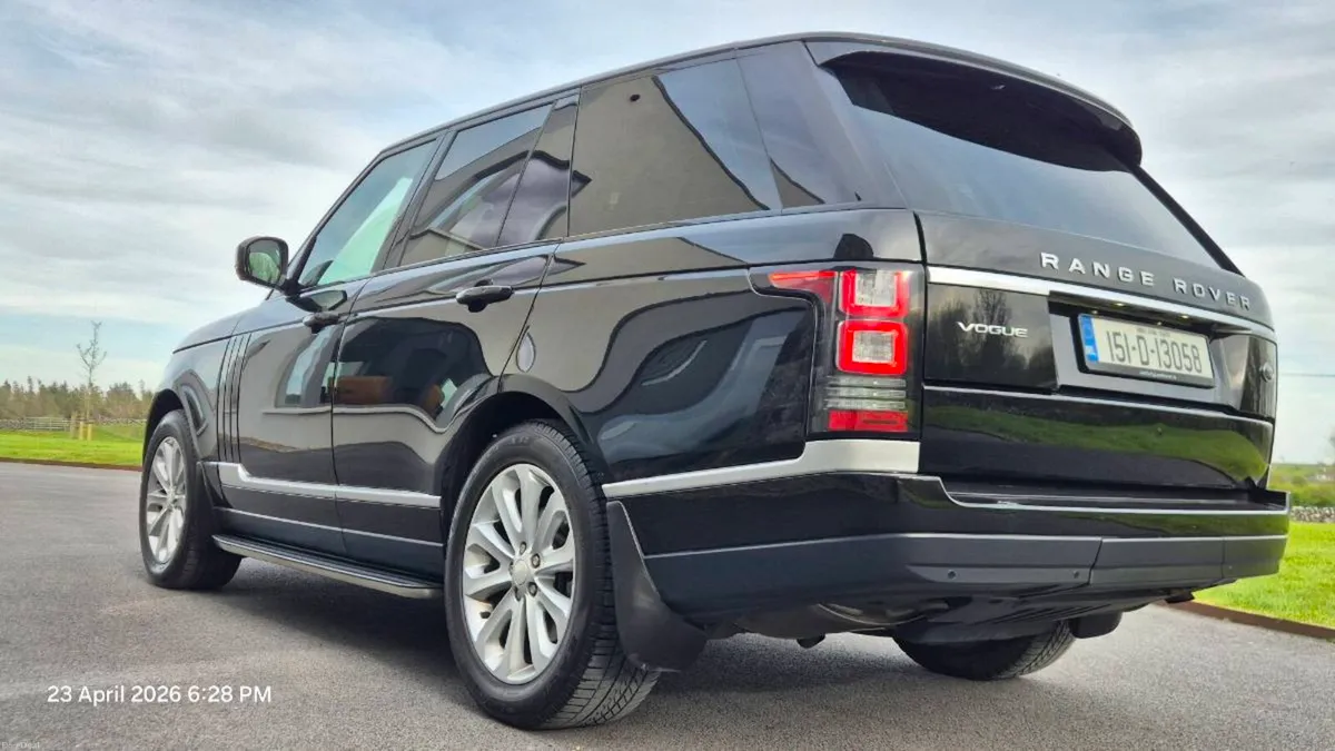 Range Rover Vogue - LIKE NEW - Image 3