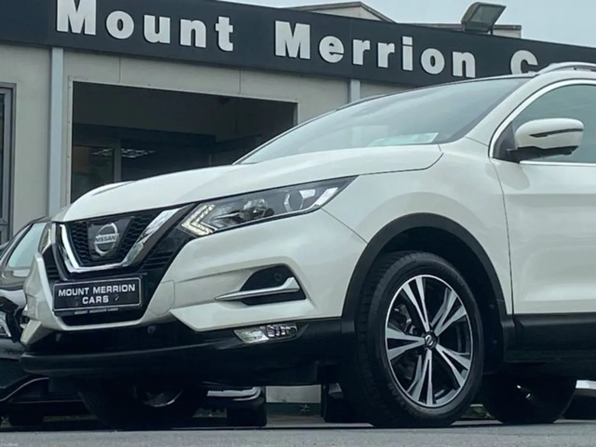 Nissan Qashqai Auto/Premium Spec/Pan Roof - Image 2