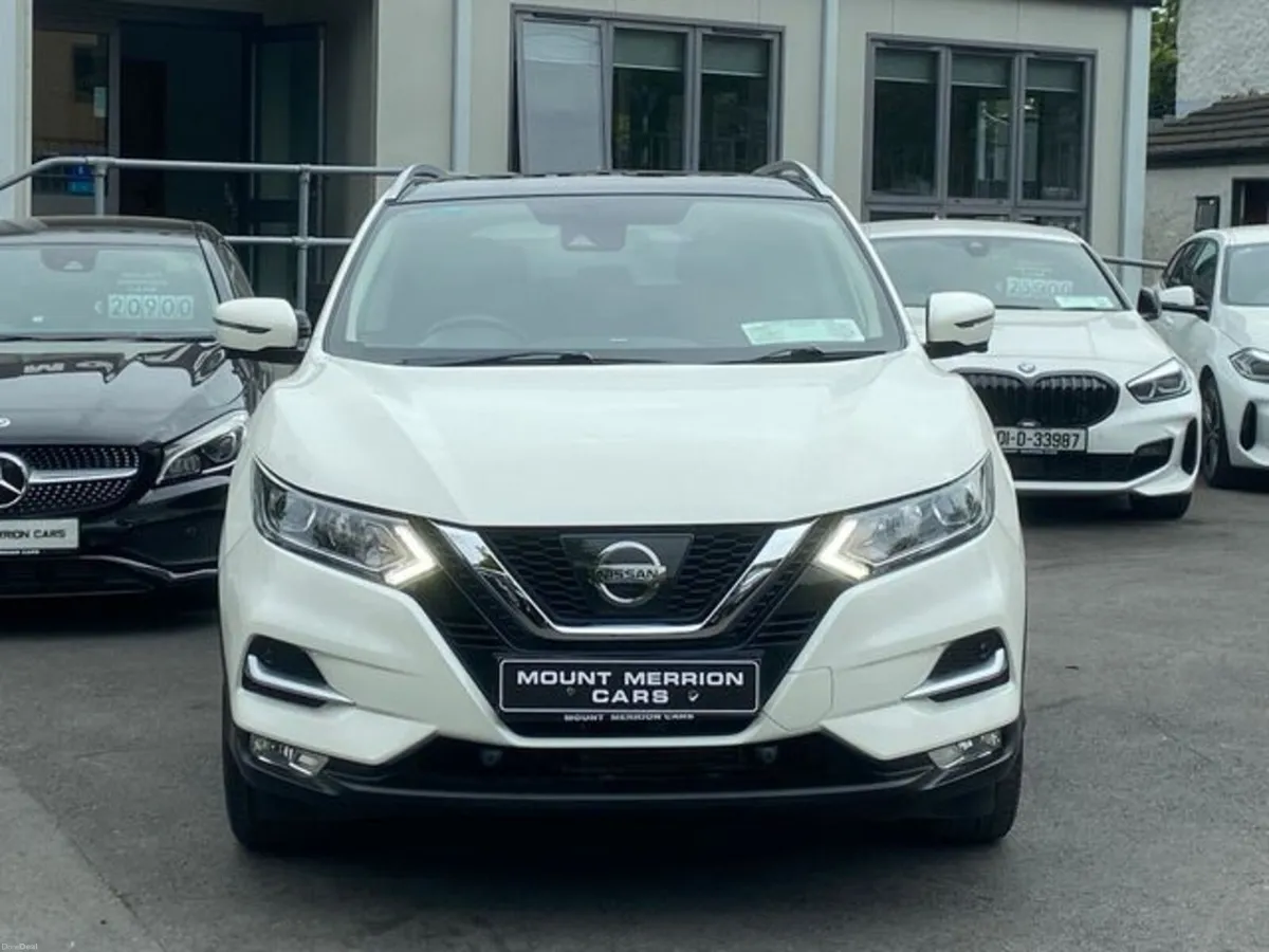 Nissan Qashqai Auto/Premium Spec/Pan Roof - Image 3