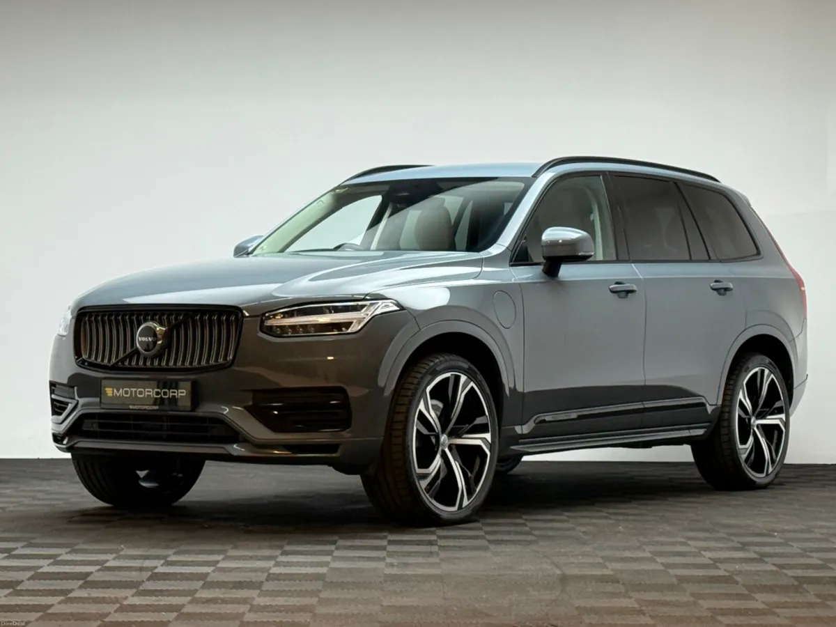 Volvo XC90 RECHARGE T8 CORE AWD *7 SEATER* - Image 3