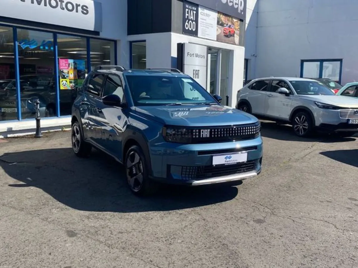 Fiat Grande Panda LA PRIMA HYBRID 1.2 AUTO - Image 4