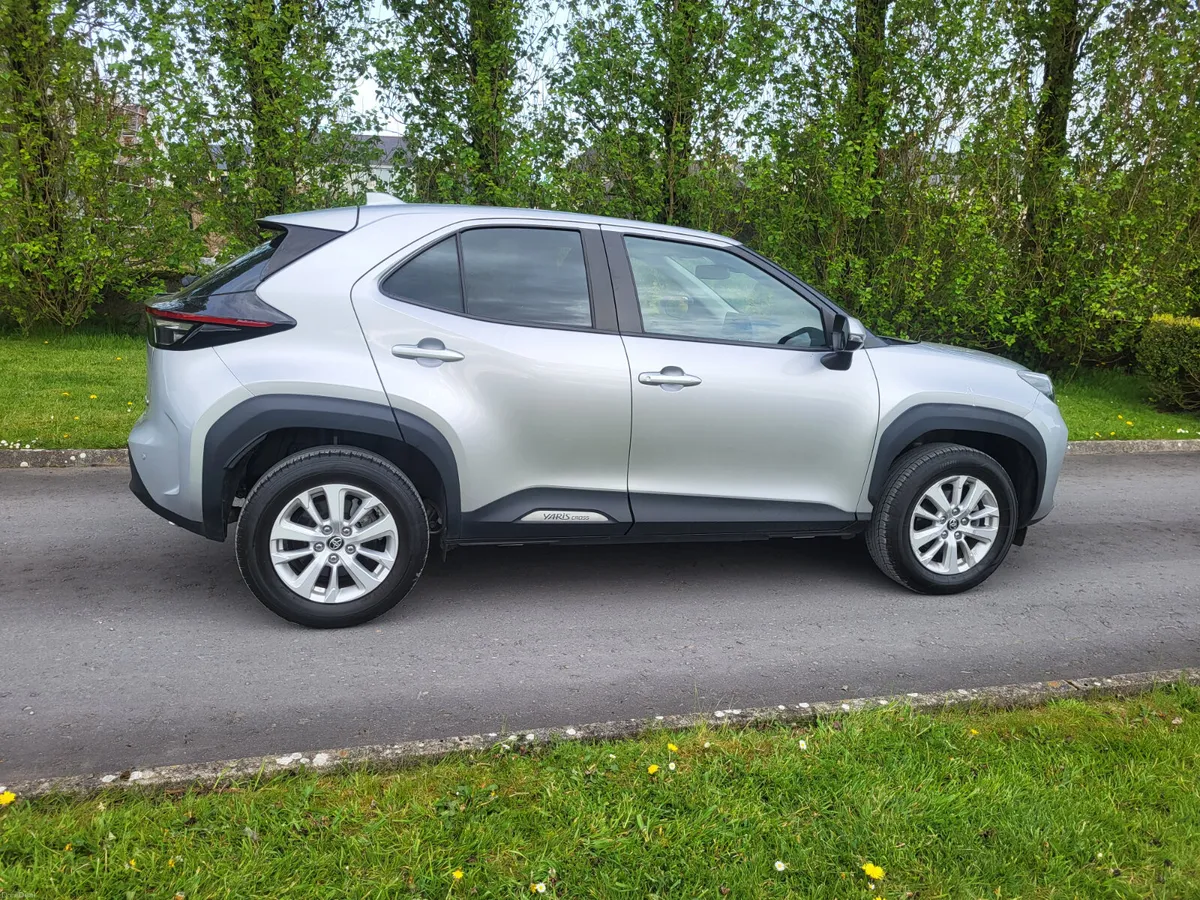 Toyota Yaris Cross   HYBRID AUTOMATIC - Image 2