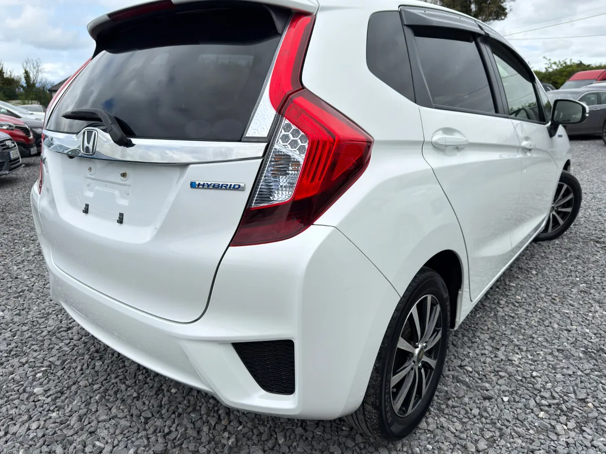 🔵 Honda Fit 1.5 Petrol Hybrid - Image 6