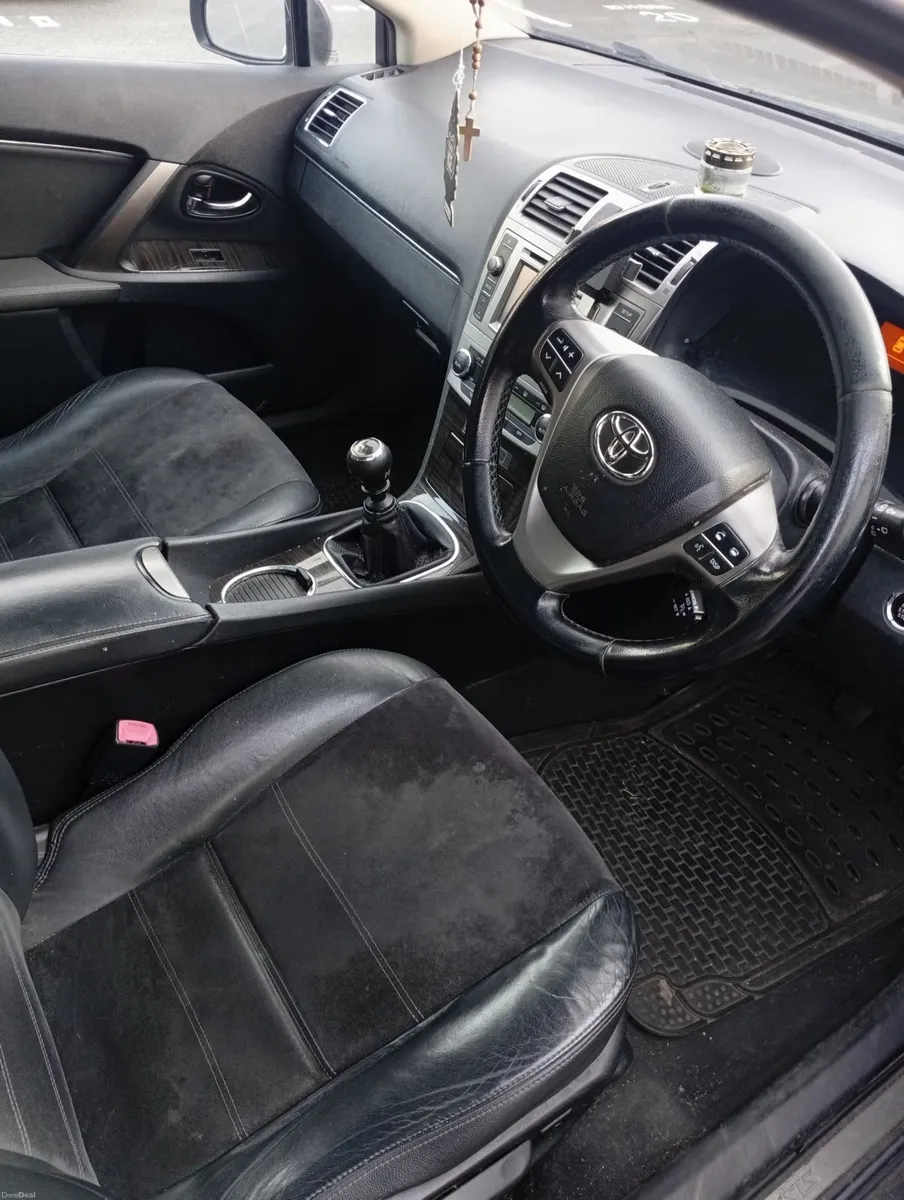 Toyota Avensis 2012 - Image 1