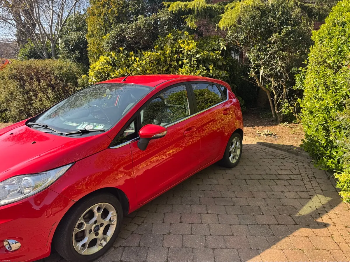 Ford Fiesta 2012 - Image 2