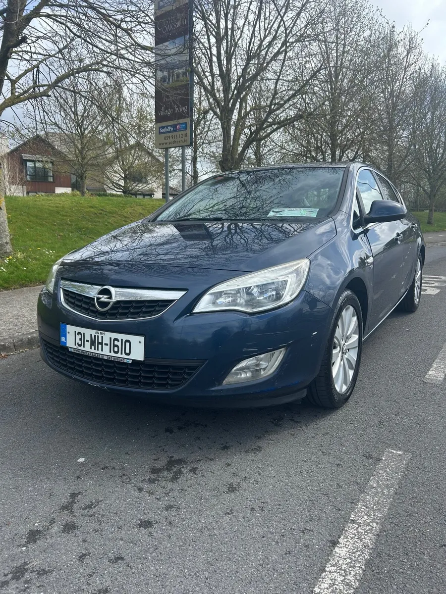 2013 Opel Astra - Image 1