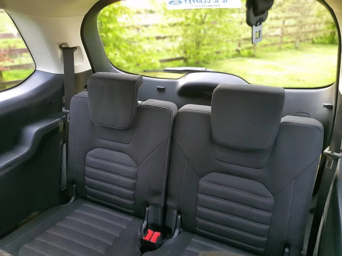 FORD GALAXY TITANIUM MODEL 7 SEATER 2017 - Image 4