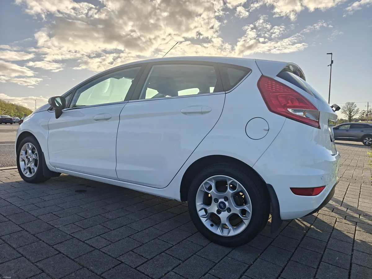 2012 Ford fiesta - Image 3