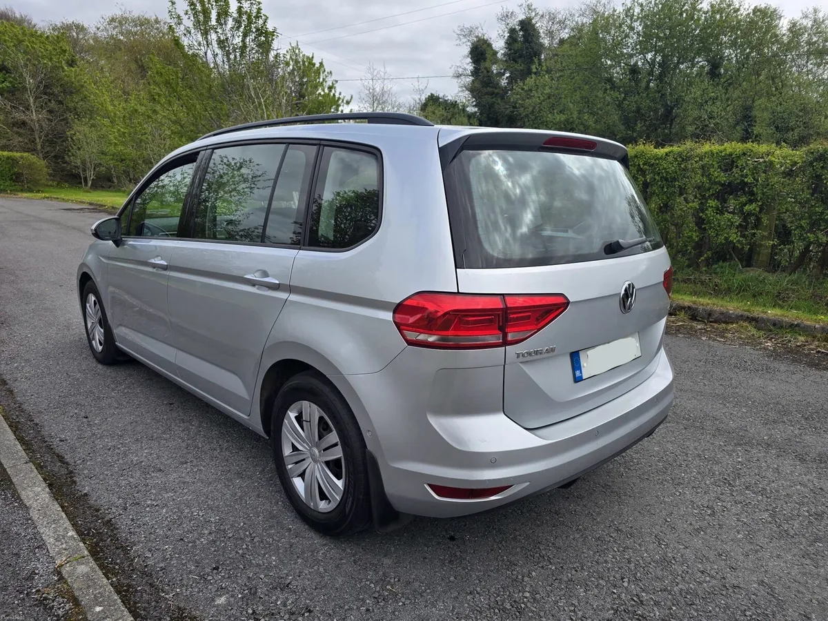2016 Volkswagen Touran 1.6TDI - Image 4