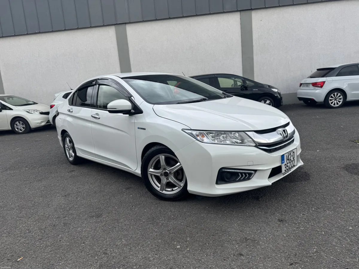 Honda Grace 1.5 Hybrid automatic - Image 2