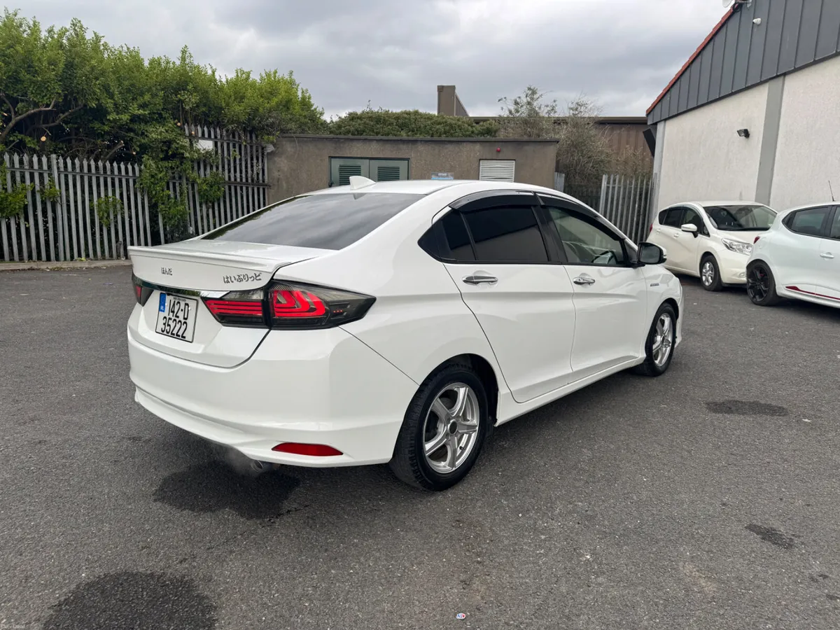 Honda Grace 1.5 Hybrid automatic - Image 4