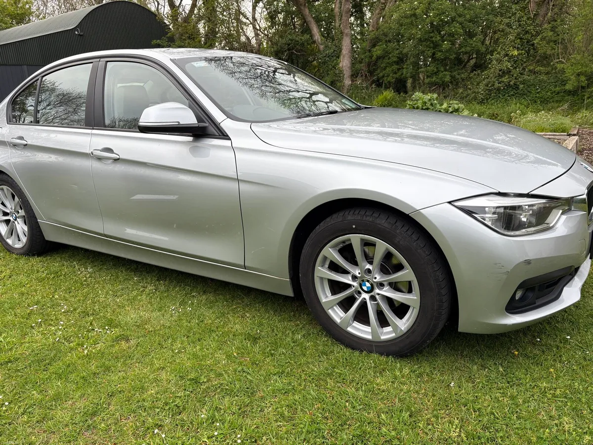 BMW 3 Series 2018 - Image 3