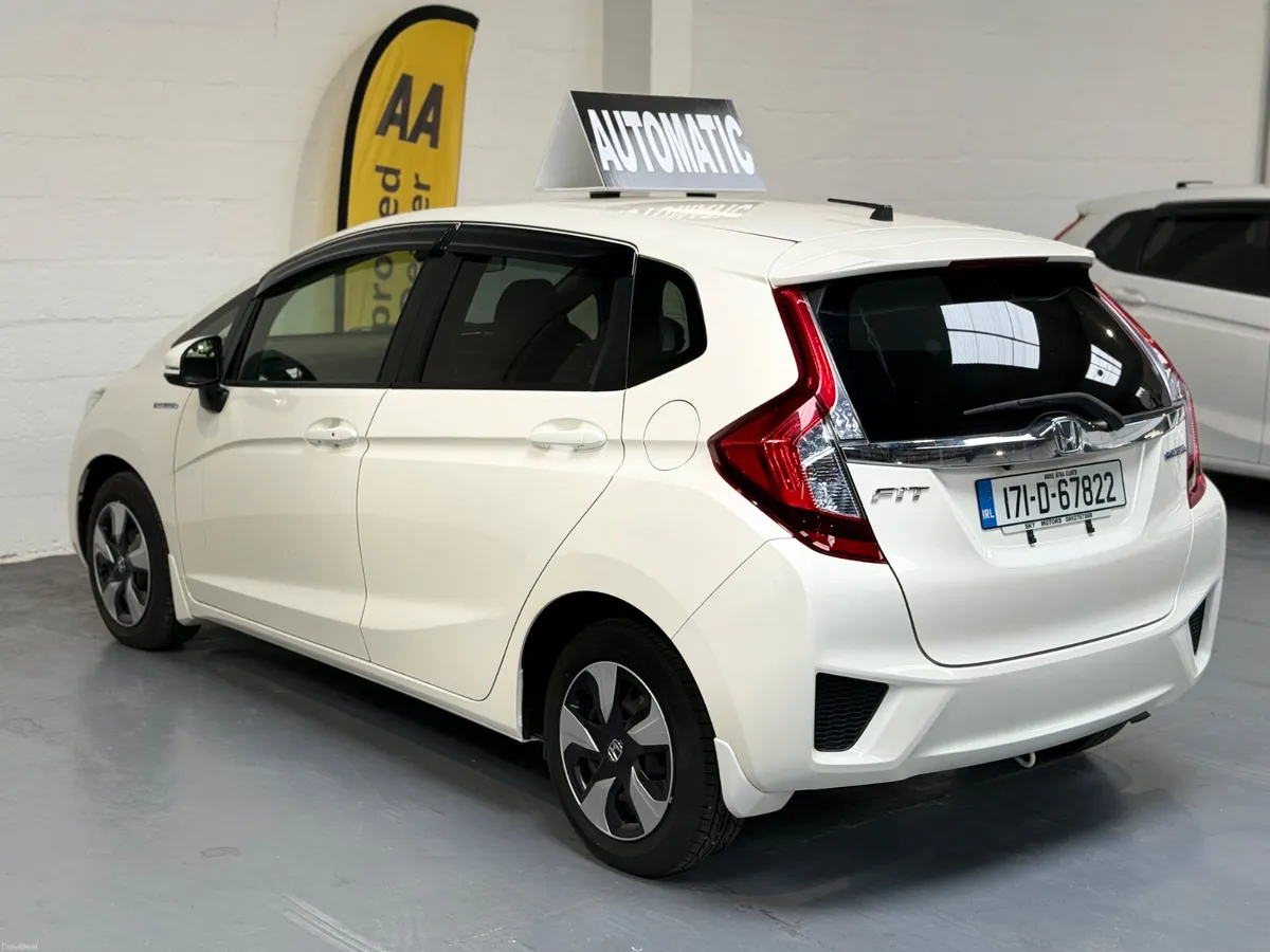 2017 Honda JAZZ/Fit 1.2 Hybrid Auto, 24K K.M - Image 6