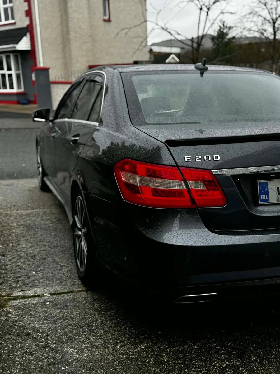Mercedes-Benz E200d - Image 3