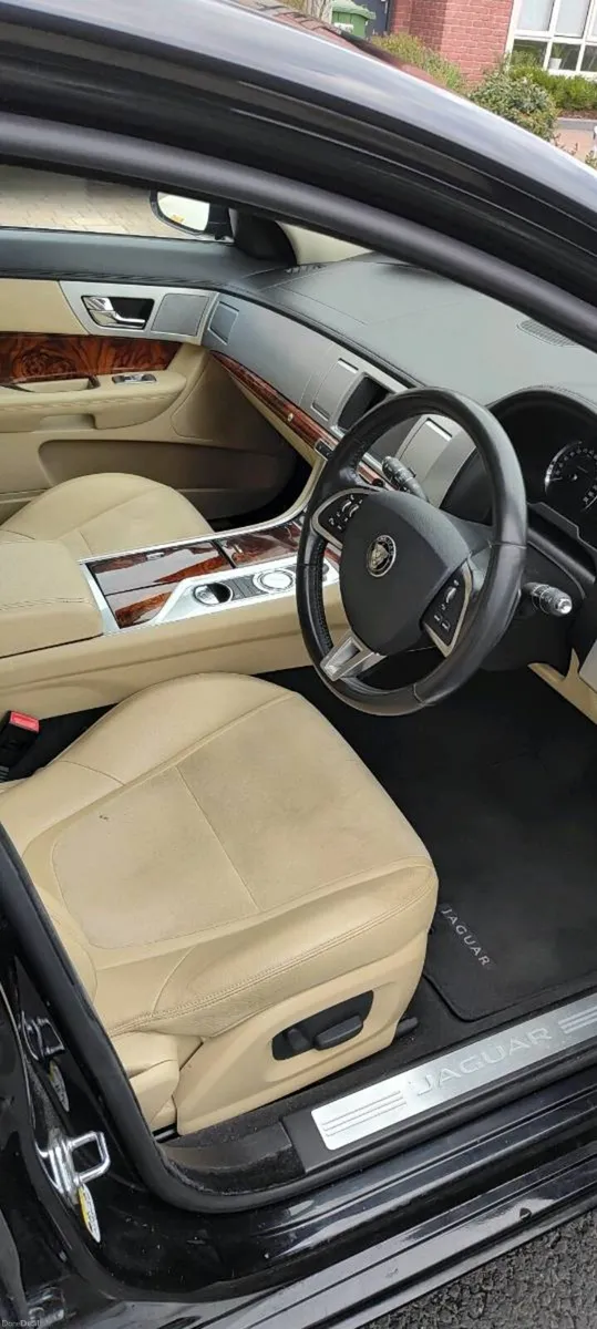 Jaguar XF - Image 6