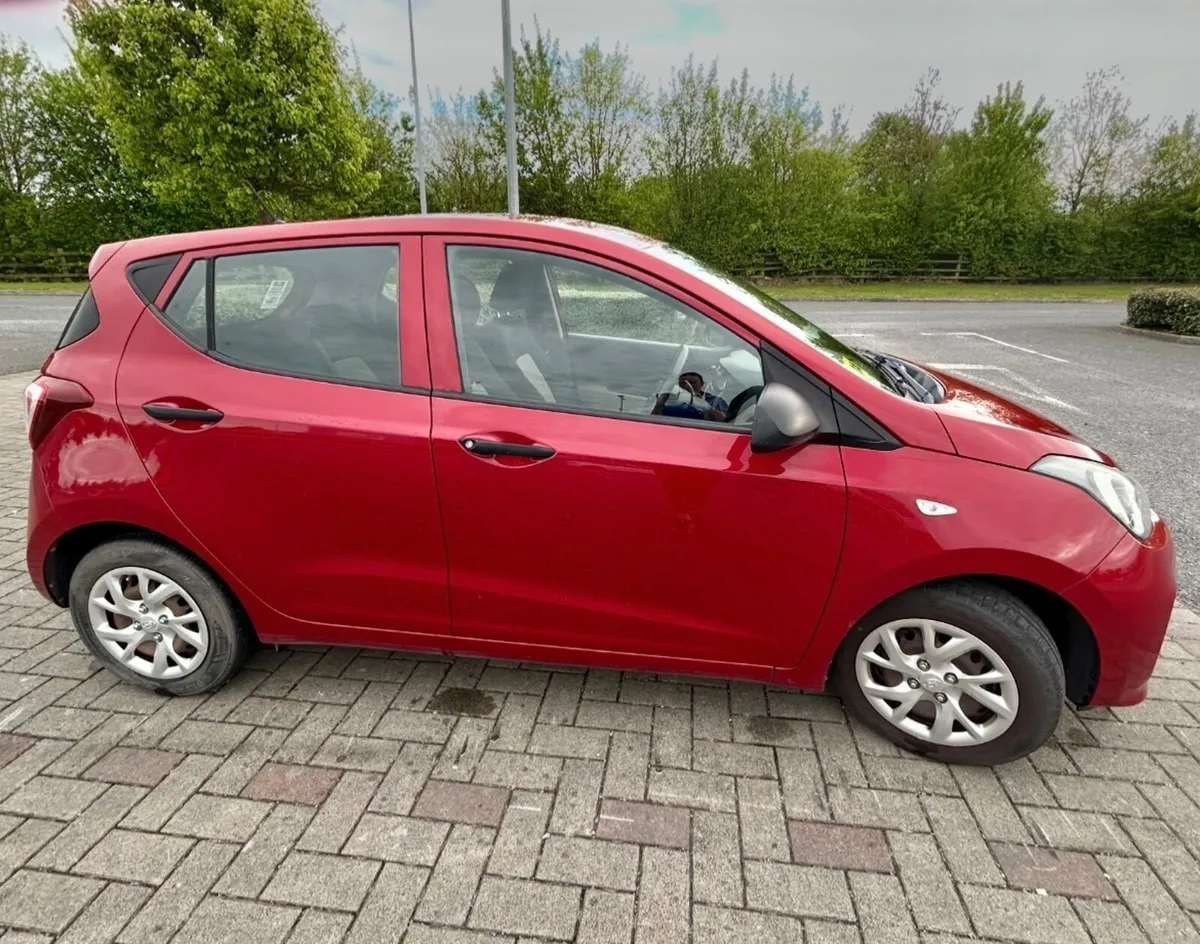 Hyundai i10 classic 2017, low mileage - Image 2