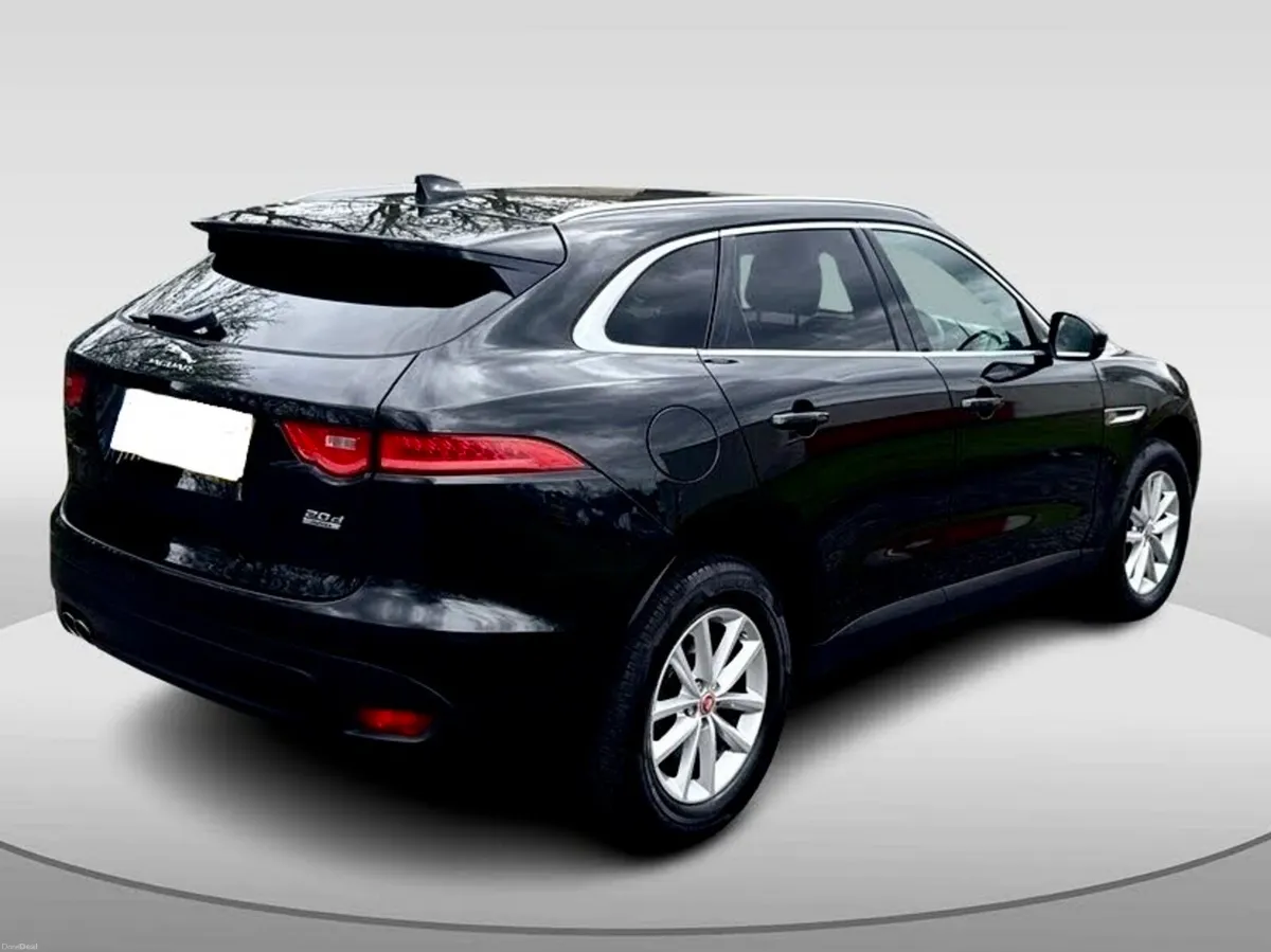 Jaguar F-PACE Prestige - Image 3