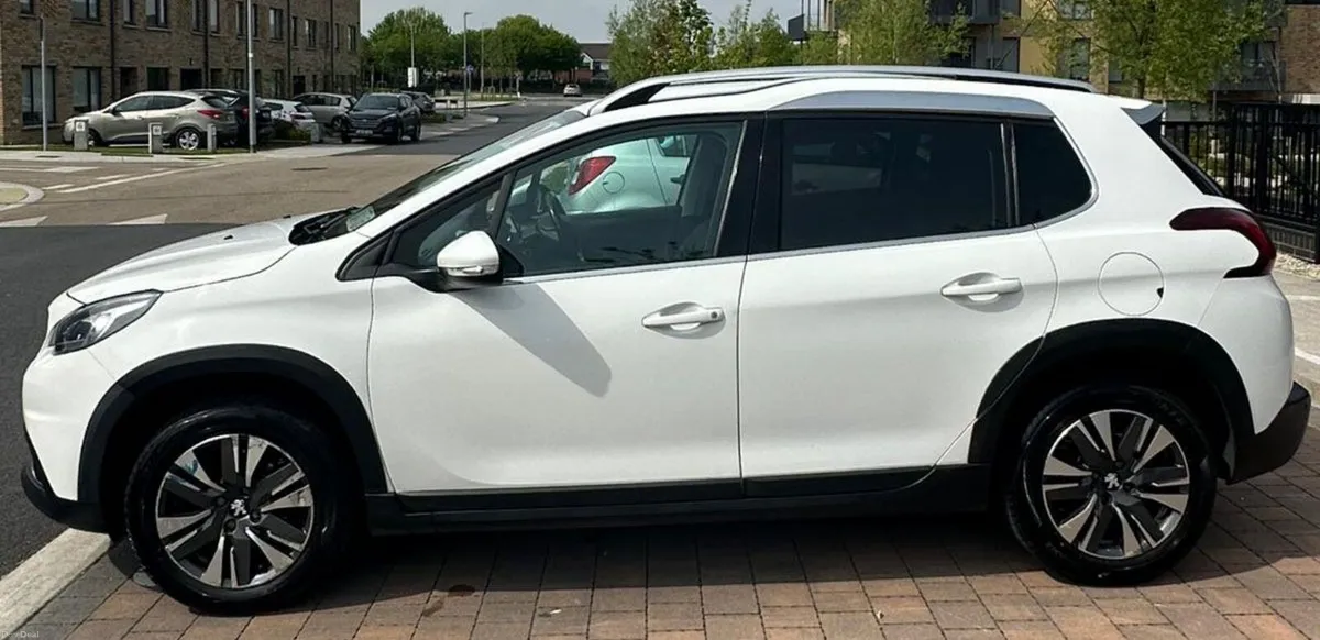 Peugeot 2008 1.2 Petrol VTI Allure - Image 3