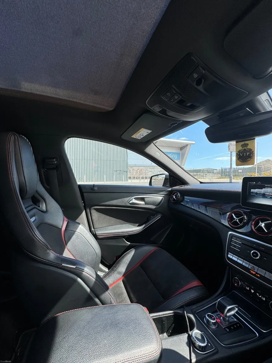 Mercedes-Benz CLA45 AMG  2017 - Image 6