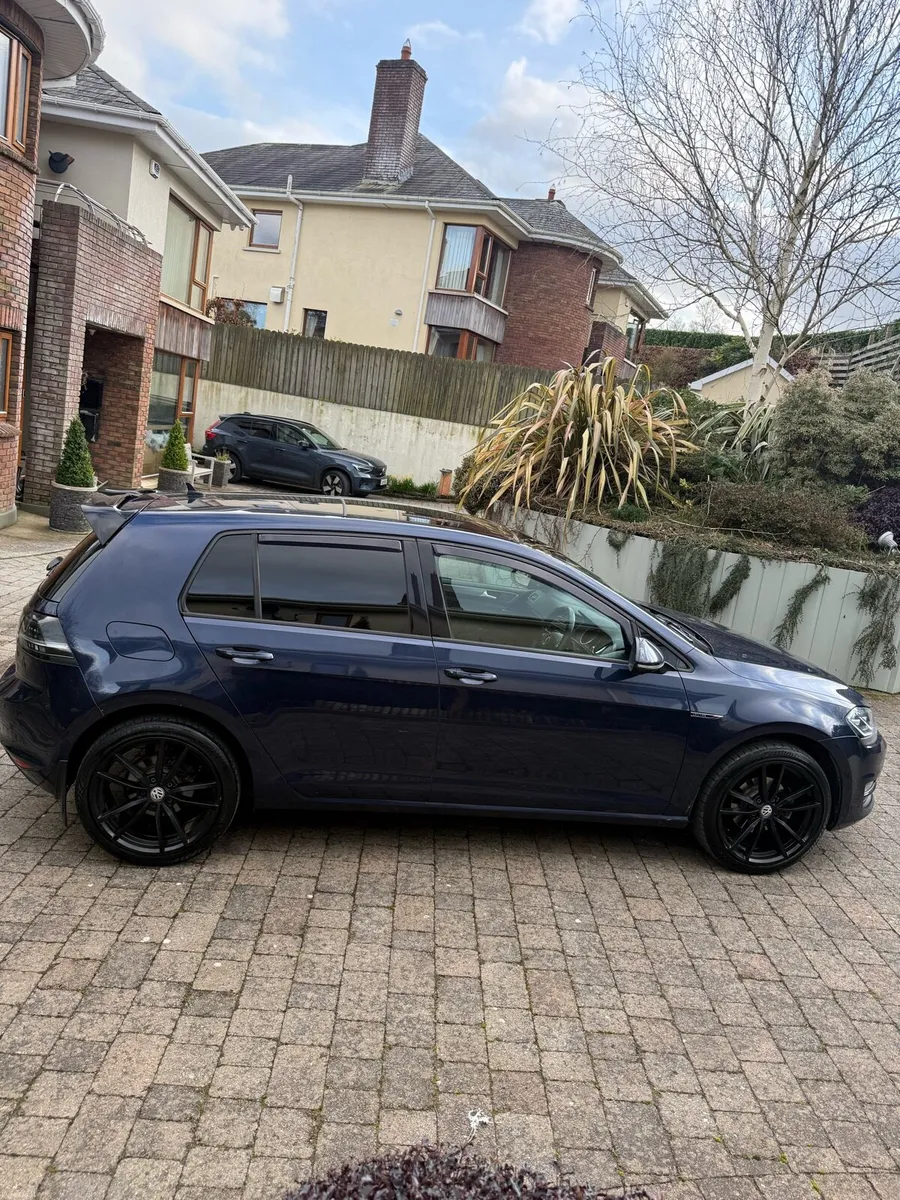 Volkswagen Golf lounge edition - Image 2