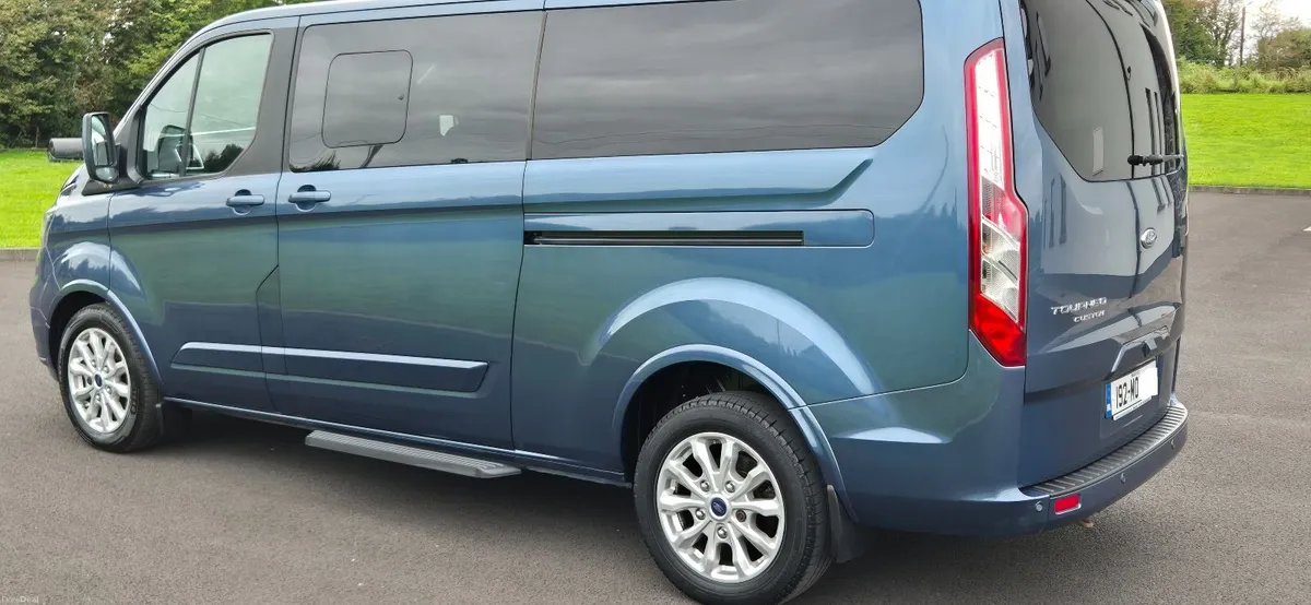FORD TOURNEO CUSTOM 320L TITAN 2.0 185 A6 4DR AUTO - Image 2