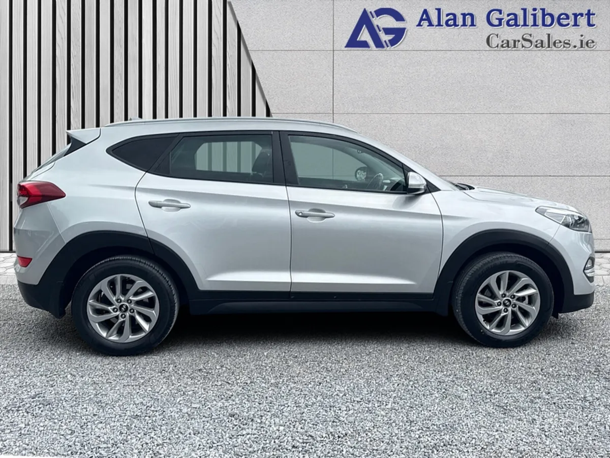 Hyundai Tucson 1.7 DIESEL EXECUTIVE - Image 3