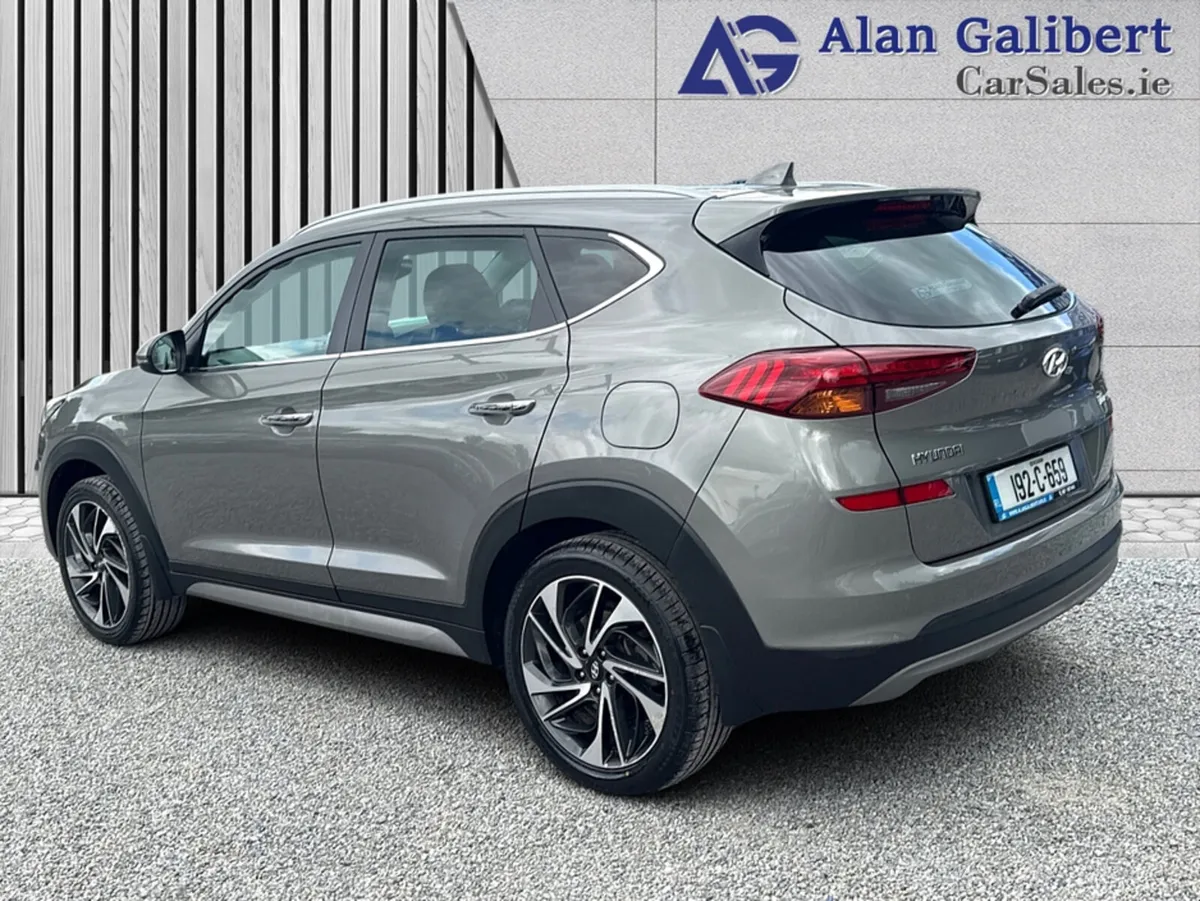 Hyundai Tucson 1.6 Diesel EXECUTIVE PLUS 5DR - Image 2