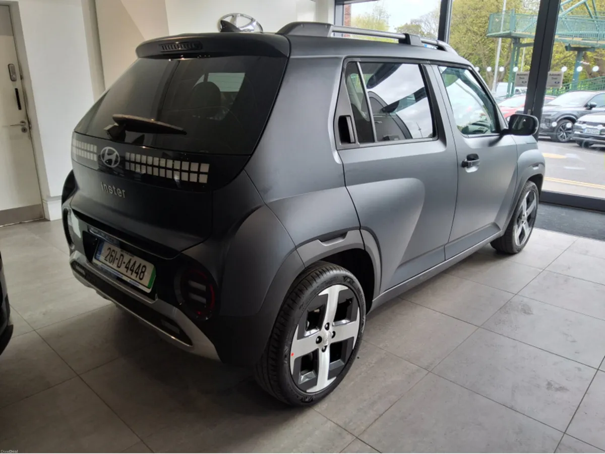 Hyundai INSTER ELEGANCE 49KWH - Demo - - Image 2