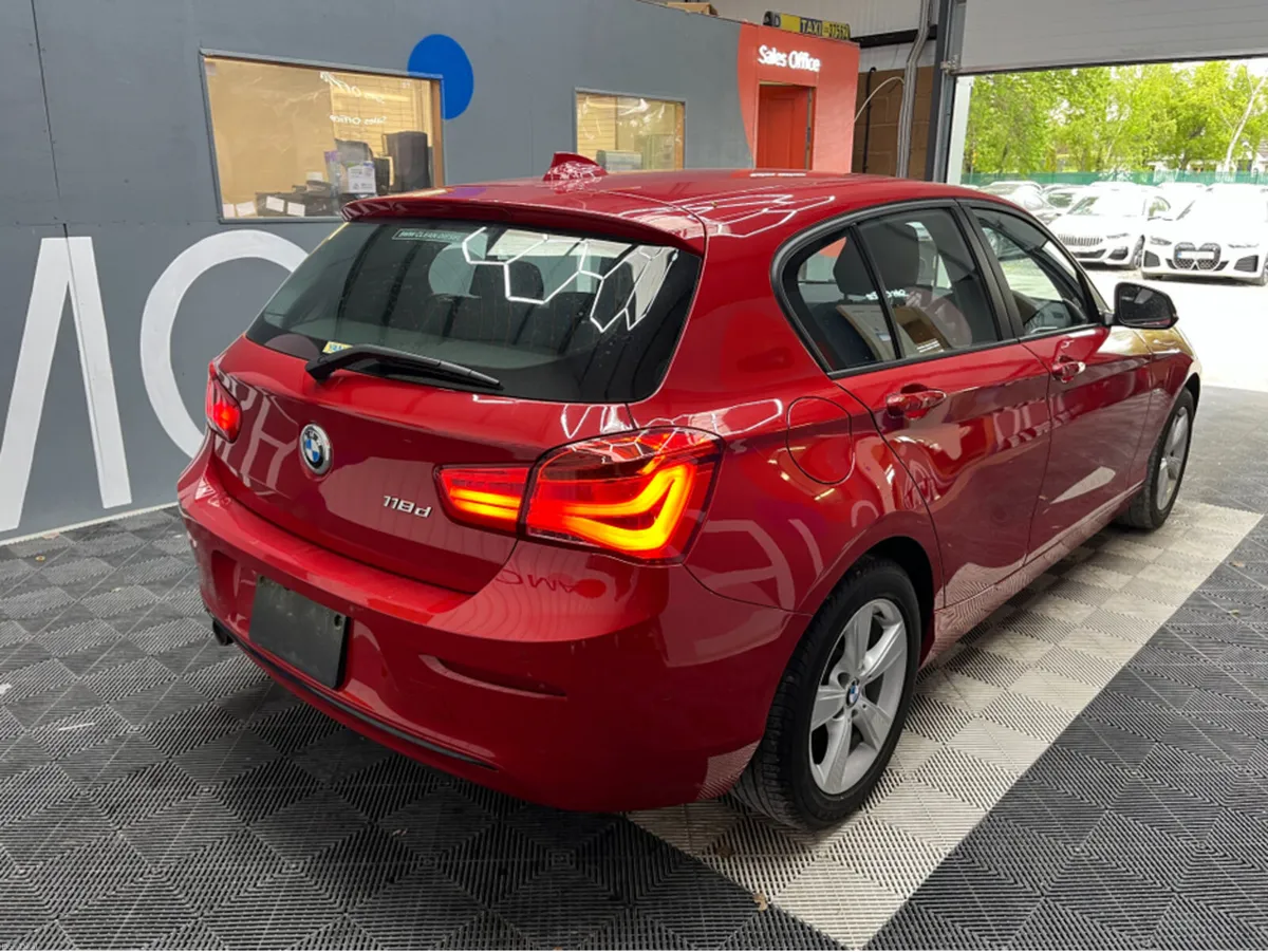 BMW 1-Series 2018 BMW 118D SPORT 2.0 AUTOMATIC / C - Image 2