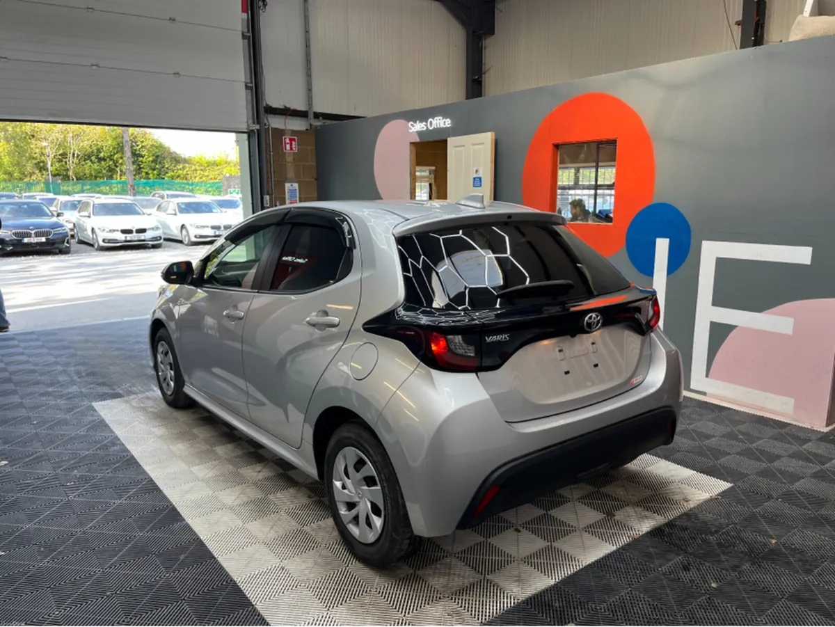 Toyota Yaris 2021 TOYOTA YARIS X 1.0 AUTOMTIC / RE - Image 4