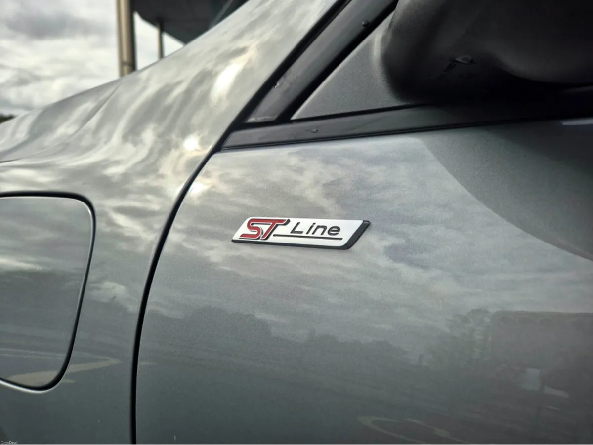 Ford Kuga ST-LINE X EDITION 2.5L 243PS PHEV AUTO - Image 3