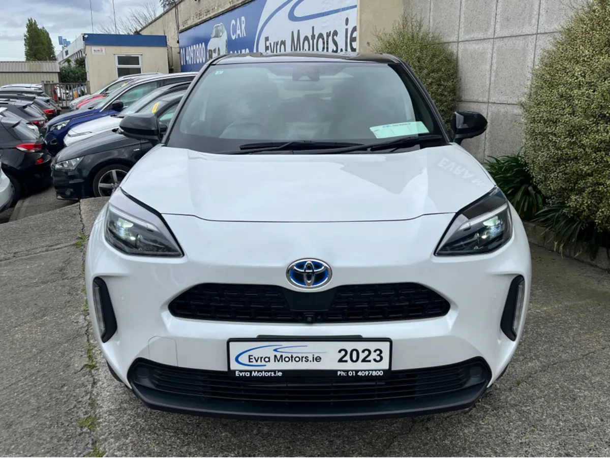 Toyota Yaris Cross Z HYBRID AUTOMATIC 1.5 PETROL / - Image 2
