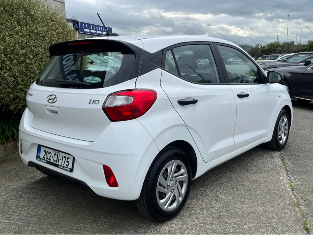 Hyundai i10 CLASSIC 1.0 PETROL - Image 4