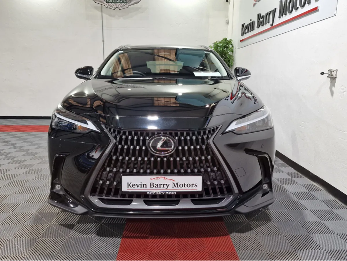 Lexus NX 2.5 PHEV PREMIUM PACK 4WD AUTOMATIC **ONE - Image 3