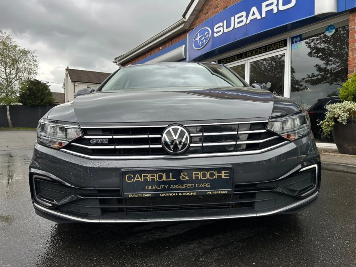 Volkswagen Passat GTE S-A DSG - PHEV Touring {Esta - Image 4