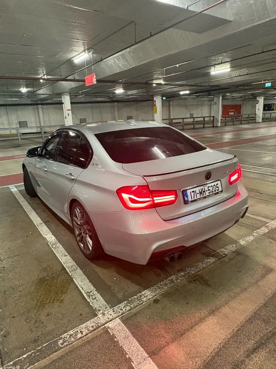 BMW 330e m sport shadow edition - Image 4