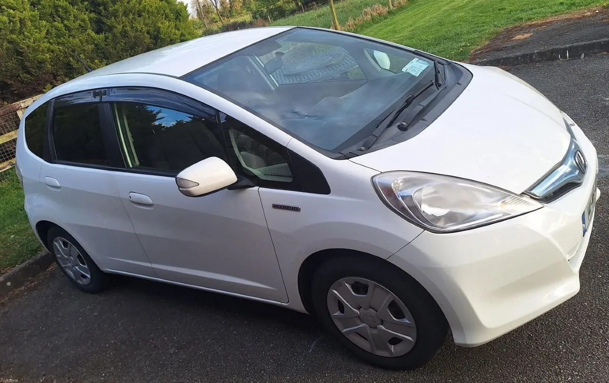 Honda Fit 2014, self-charging hybrid - Image 3
