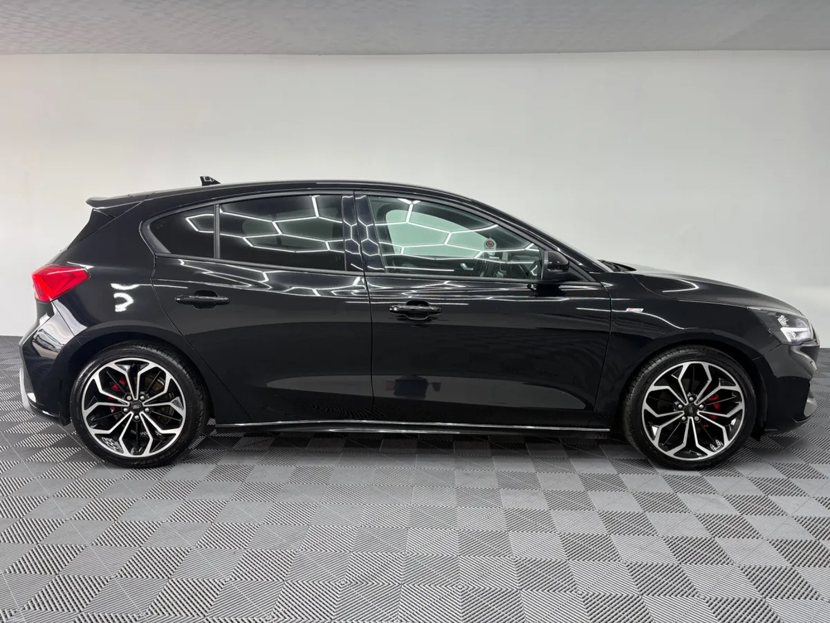 Ford Focus ST Line X 1.5D 2020 - Image 5
