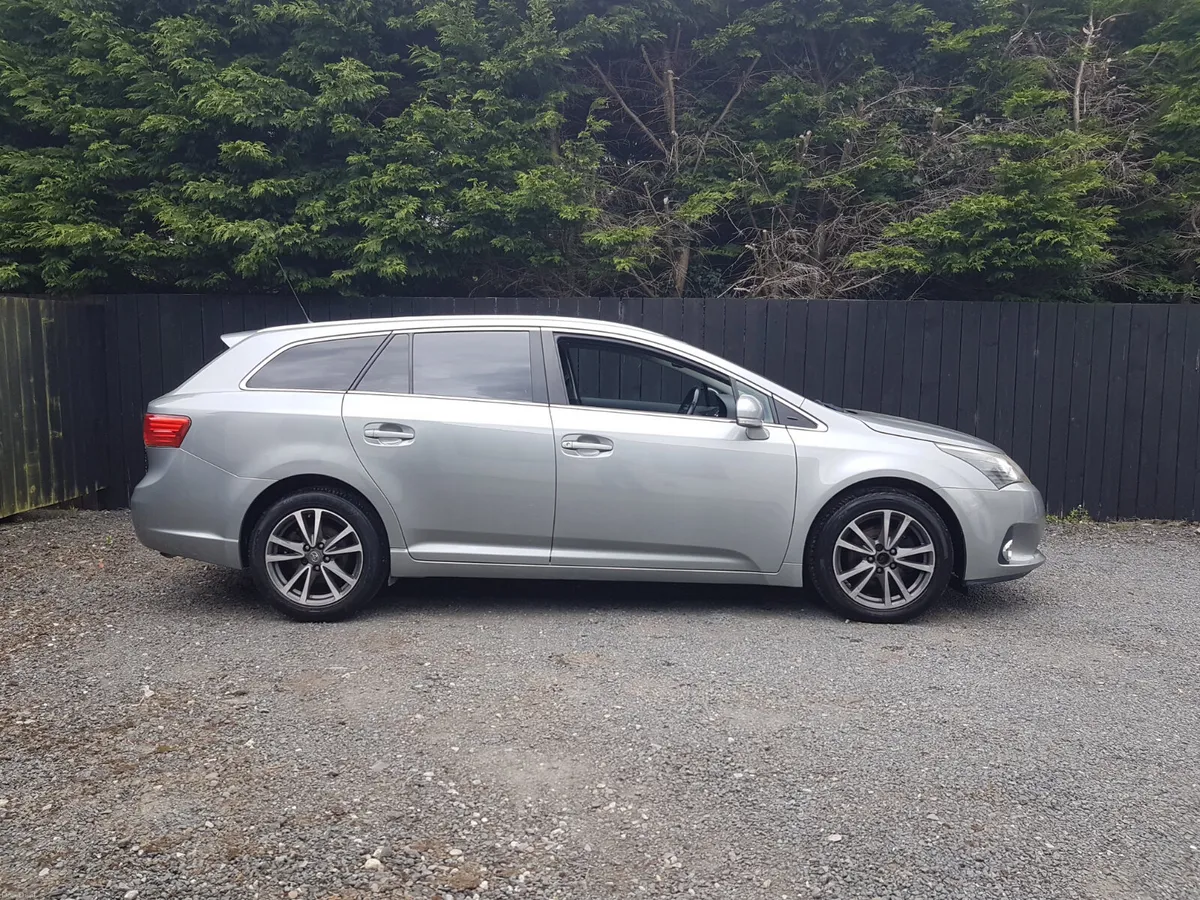 AVENSIS ESTATE.. NCT TODAY.. HIGH SPEC - Image 4
