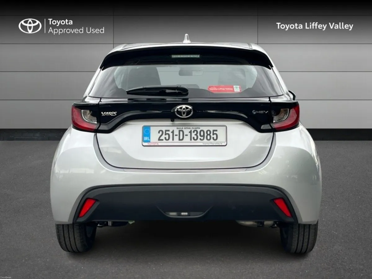 Toyota Yaris Yaris Hybrid Luna - Image 4