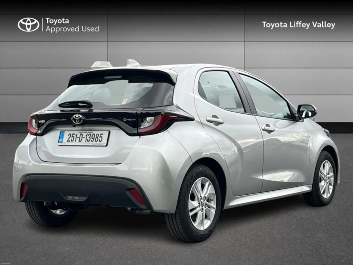 Toyota Yaris Yaris Hybrid Luna - Image 2
