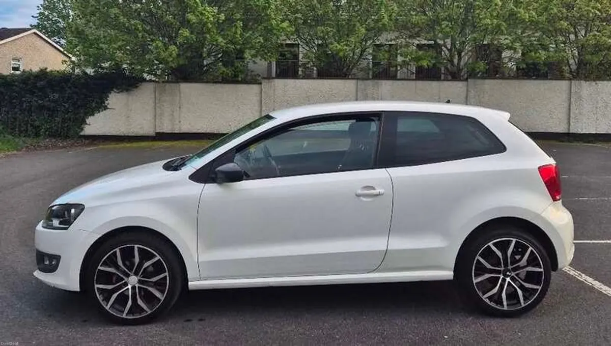 2012 Volkswagen Polo - Image 3