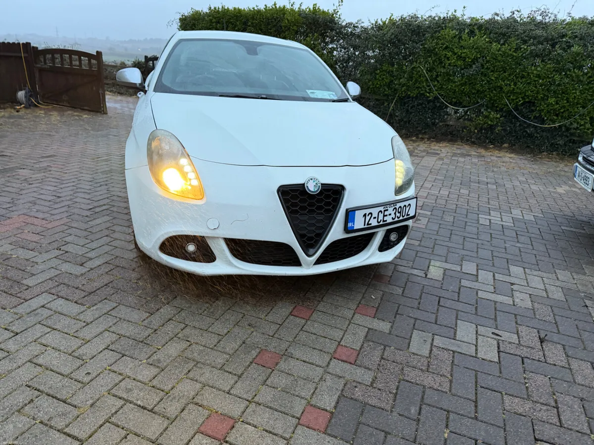 Alfa Romeo Giulietta 2012 - Image 3