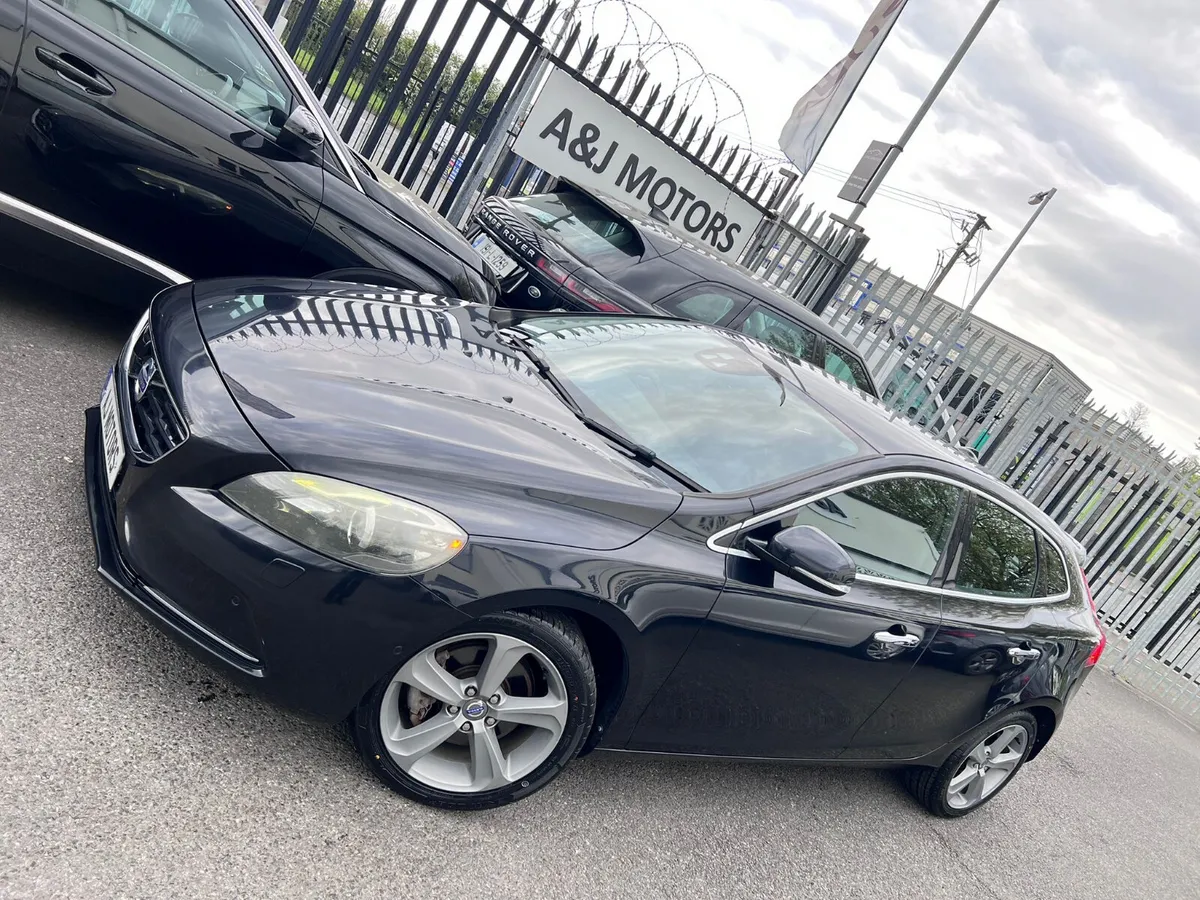 13 VOLVO V40 AUTOMATIC - Image 2